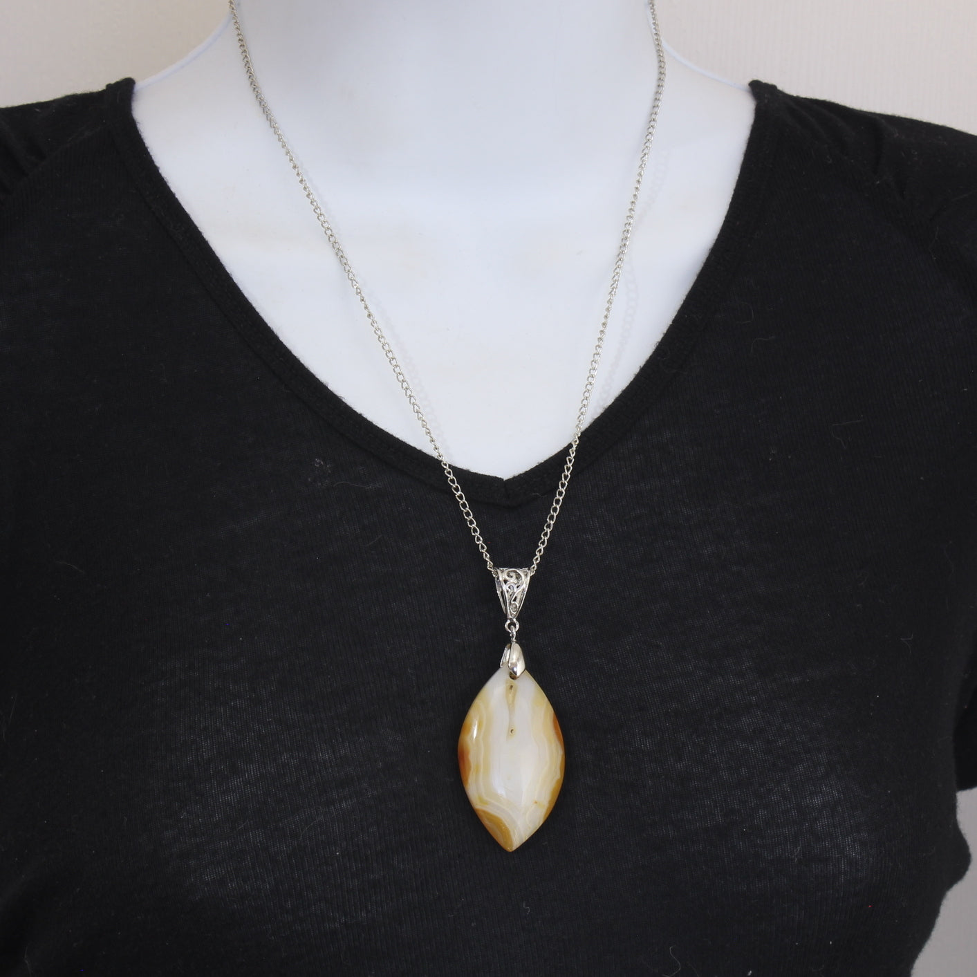 Tri-color Agate Necklace N200106