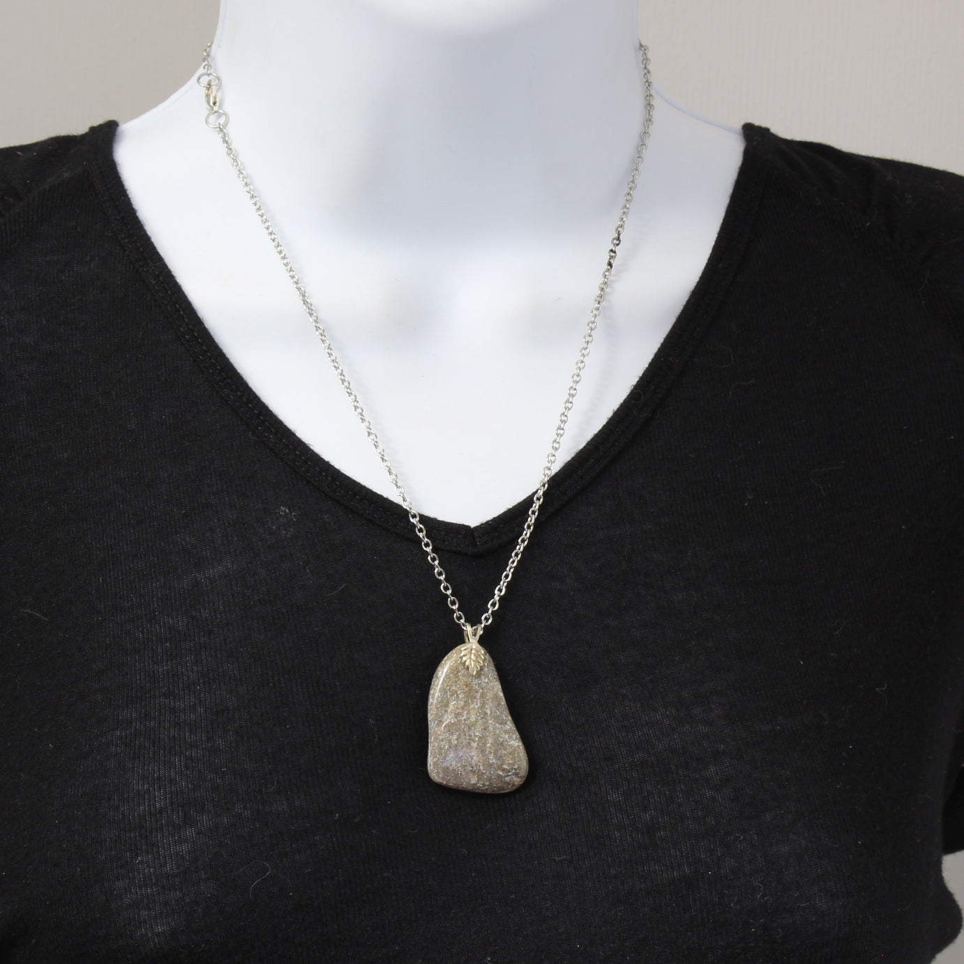 Natural Gray Stone Necklace N200152