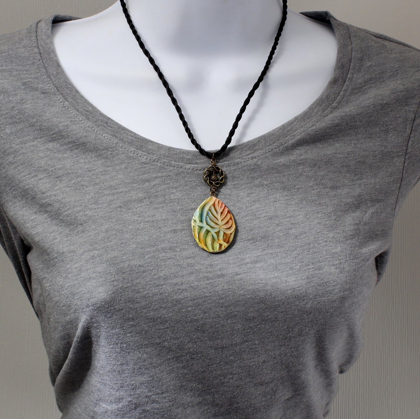 Faux Batik Polymer Clay Necklace N210034