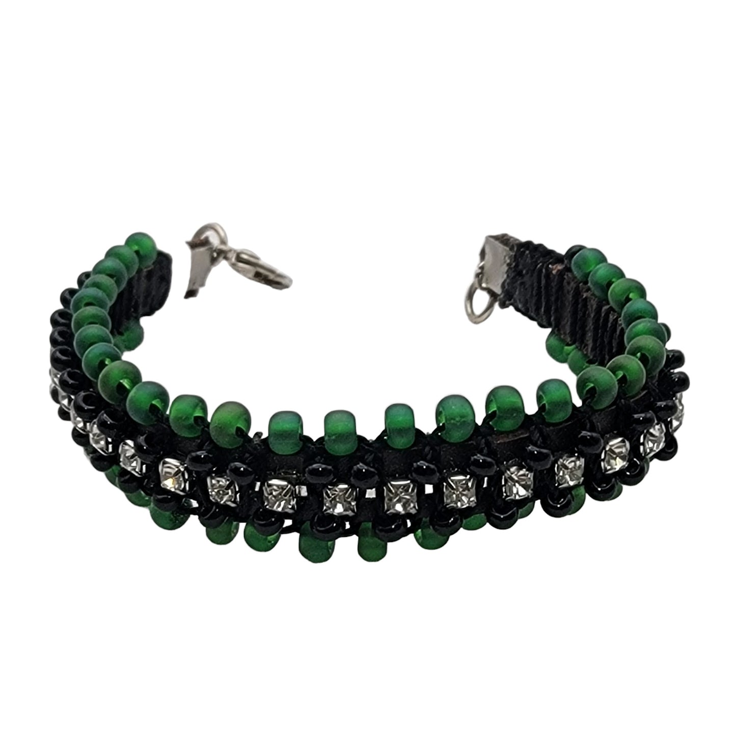 Green and Black Beaded Bracelet B200053