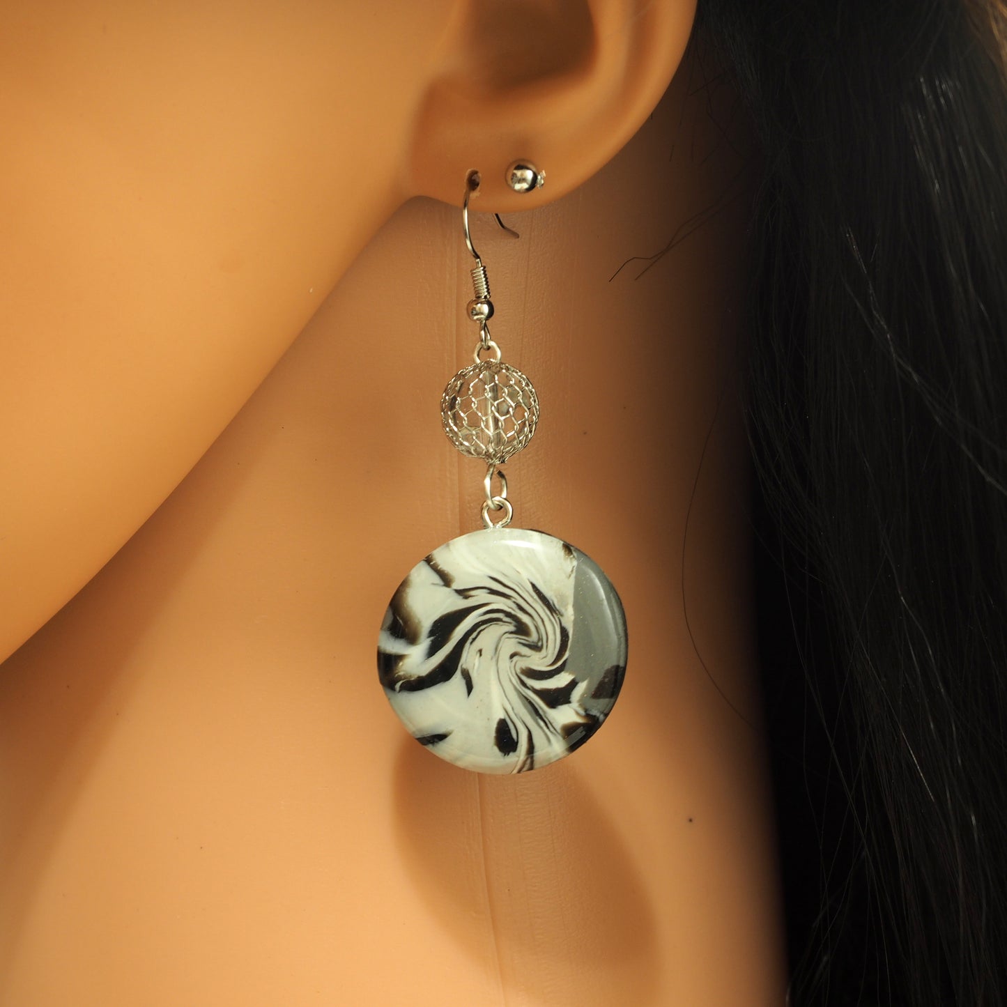 Contrast Swirl Earrings E220185